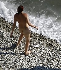 Scorching hot voyeur shots made on a sunny nude beach